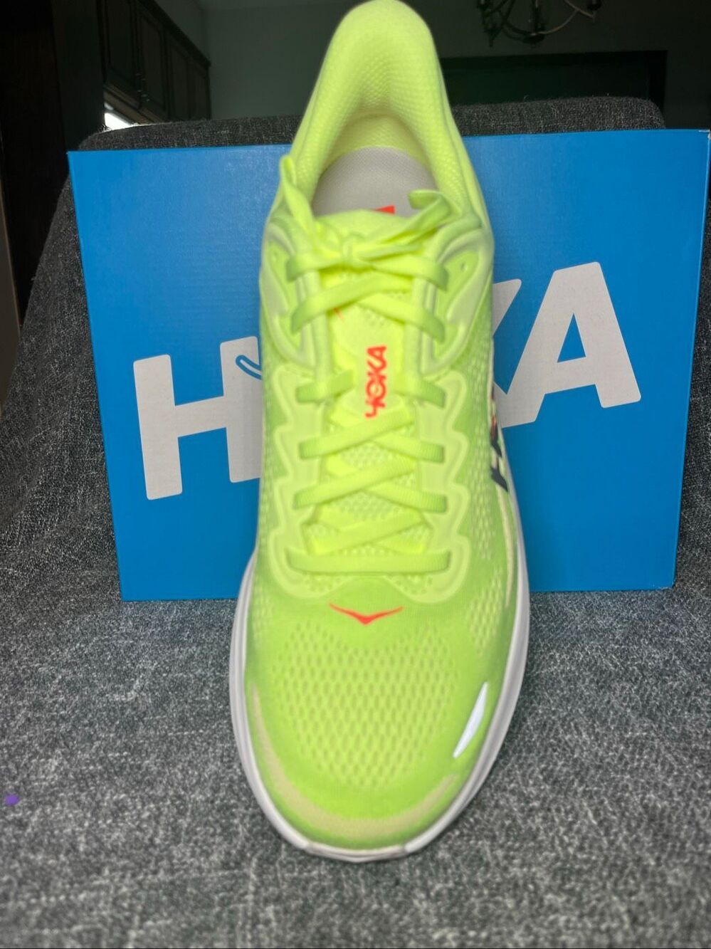 Hoka One One Bondi 9 Neon Yellow Lime Green Running Shoes Men's Size 11 New - Picture 2 of 7